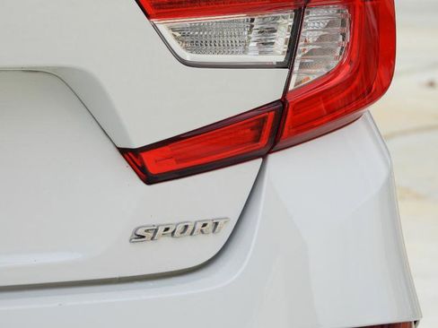 Used 2020 Honda Accord Sport image 10