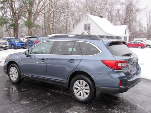 Used 2015 Subaru Outback 2.5i Premium image 8