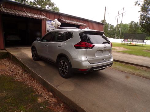 Used 2019 Nissan Rogue FWD image 7