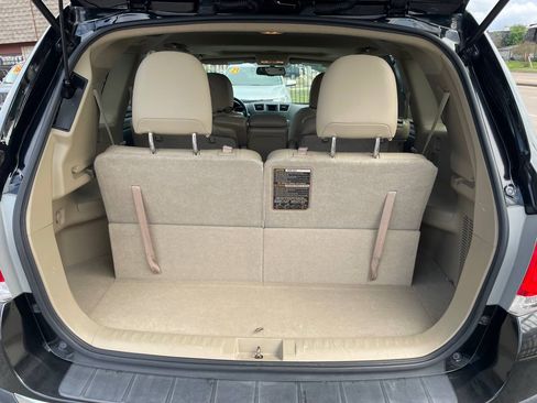 Used 2011 Toyota Highlander Limited image 23