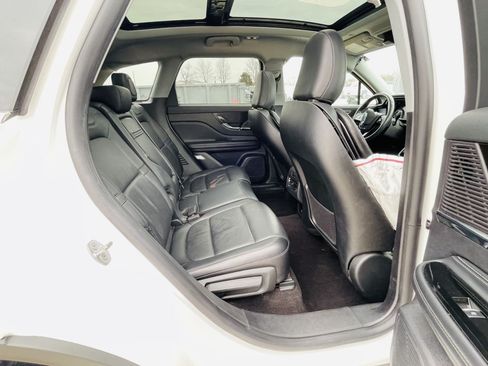 Used 2022 Lincoln Corsair image 19