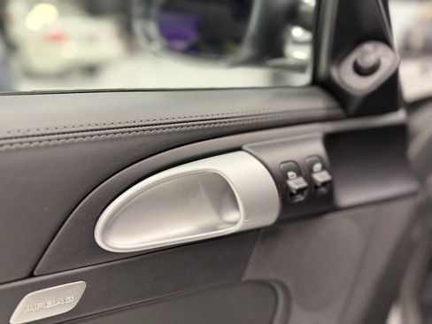 Used 2009 Porsche Cayman S image 11