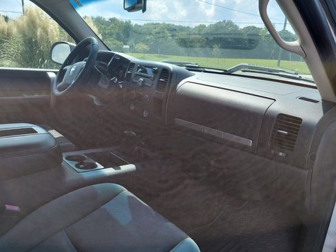 Used 2007 Chevrolet Silverado 2500 LT image 15