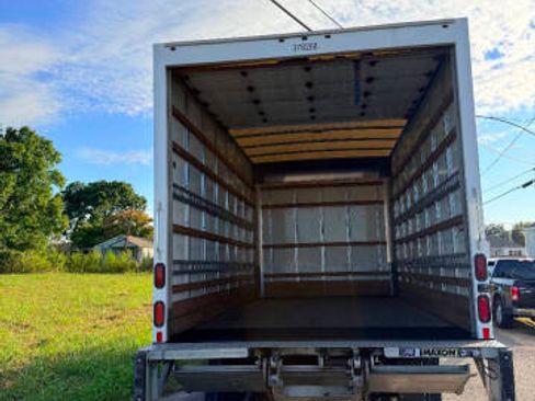 Used 2020 Isuzu NPR HD image 5