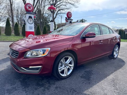 Used 2015 Volvo S60 T5 Premier image 1