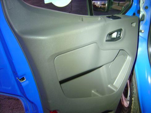 Used 2022 Ford Transit 250 XL image 6