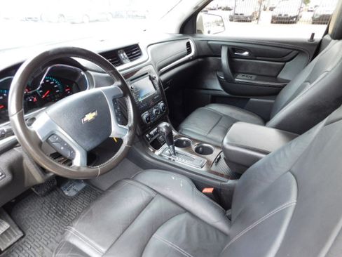 Used 2016 Chevrolet Traverse LT image 9