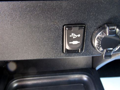 Used 2016 Toyota RAV4 LE image 23