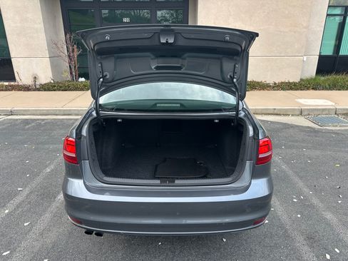 Used 2015 Volkswagen Jetta SE image 8