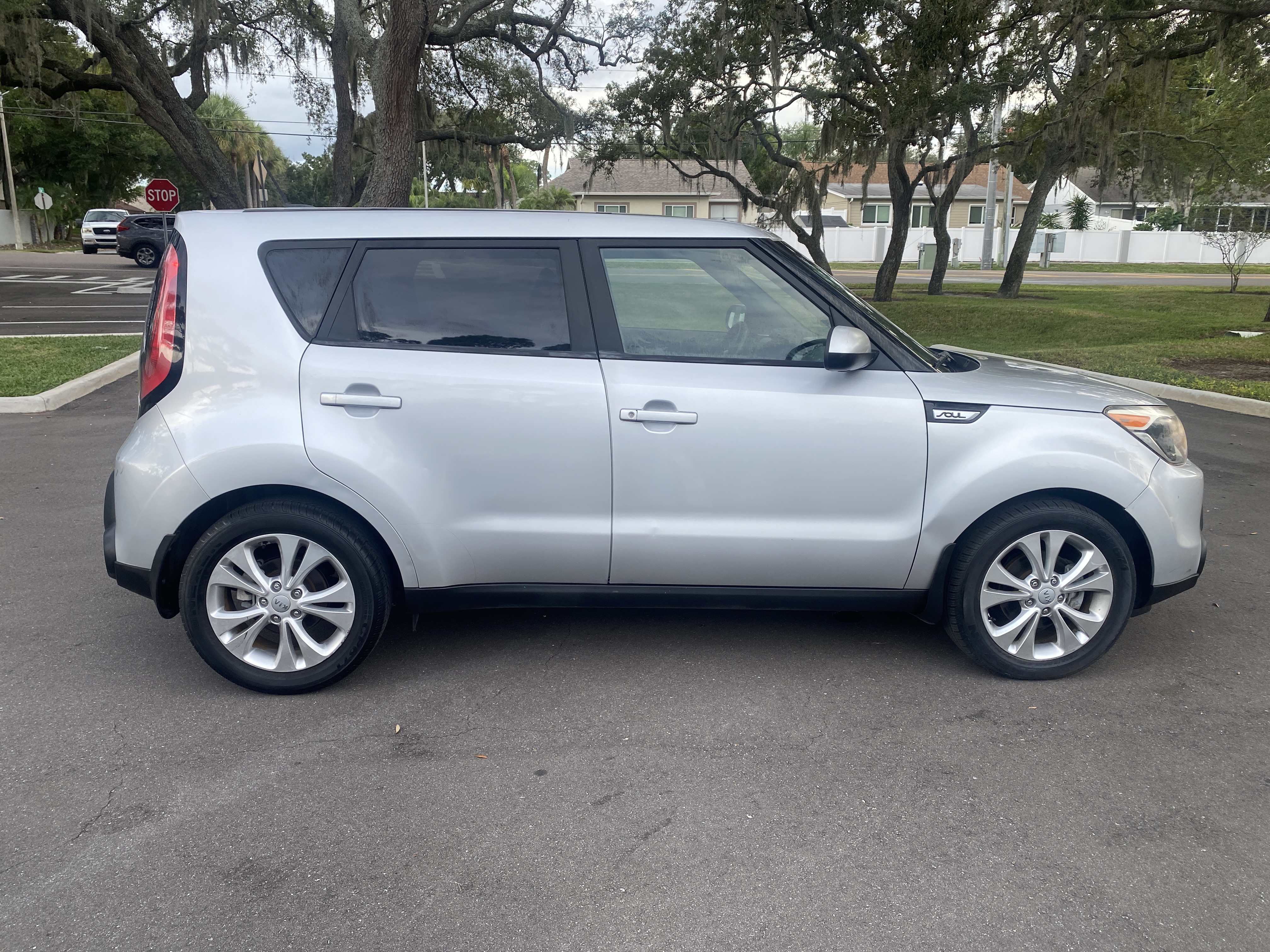 Used 2015 Kia Soul + FWD image 8