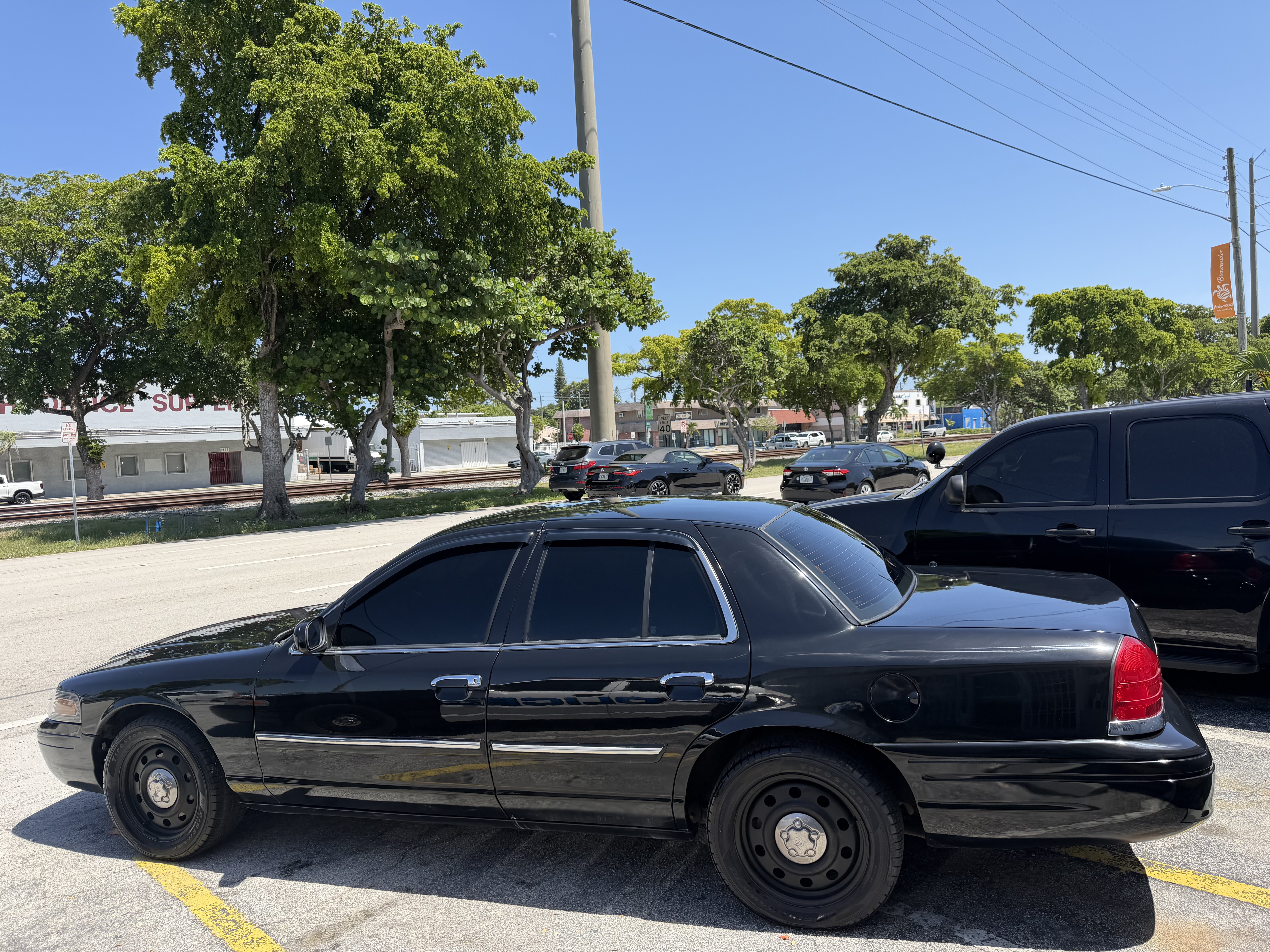 Used 2006 Ford Crown Victoria Police Interceptor RWD image 5