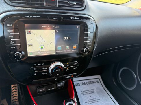 Used 2014 Kia Soul + image 10