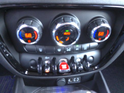 Used 2017 MINI Cooper Clubman image 17