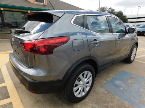 Used 2019 Nissan Rogue Sport S image 8