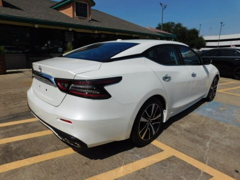 Used 2023 Nissan Maxima SV FWD image 7