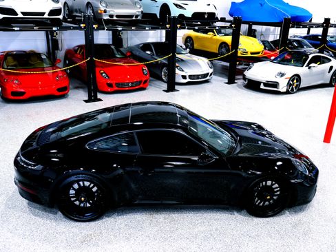 Used 2024 Porsche 911 Carrera GTS image 9