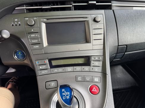 Used 2013 Toyota Prius Two FWD image 9