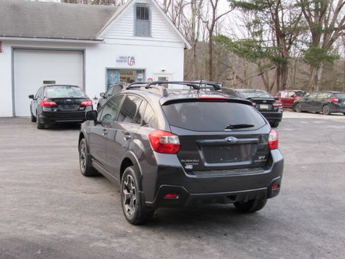 Used 2013 Subaru XV Crosstrek 2.0i Premium image 9