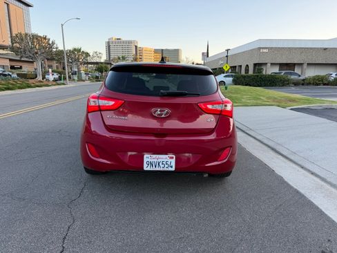 Used 2016 Hyundai Elantra GT Hatchback FWD image 4