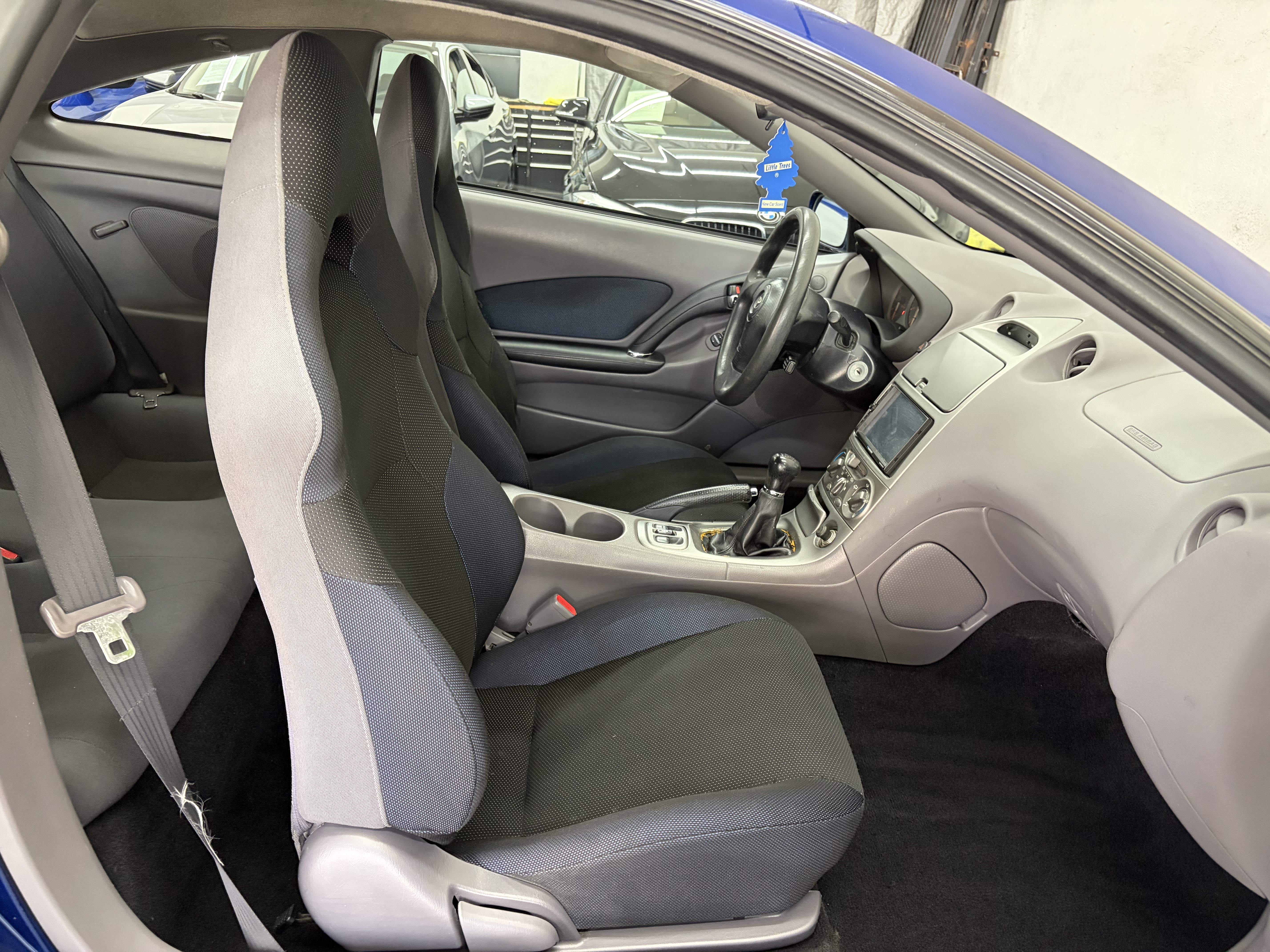 Used 2000 Toyota Celica GT FWD image 16