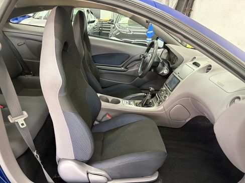 Used 2000 Toyota Celica GT FWD image 16