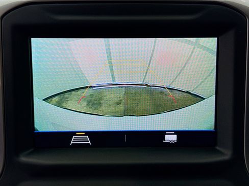 Used 2022 Chevrolet Silverado 1500 Limited Custom image 14