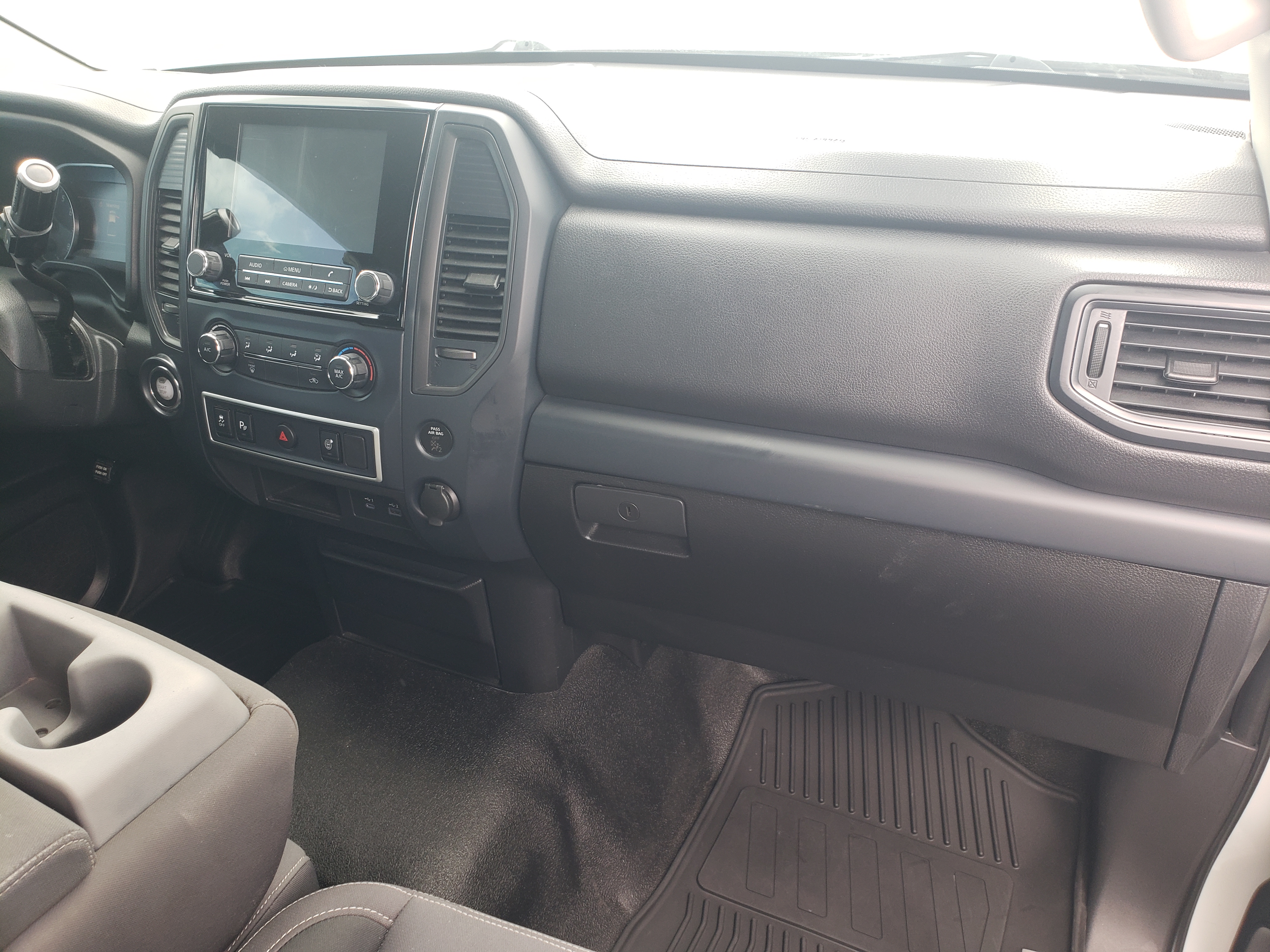 Used 2022 Nissan Titan 2WD King Cab S image 17