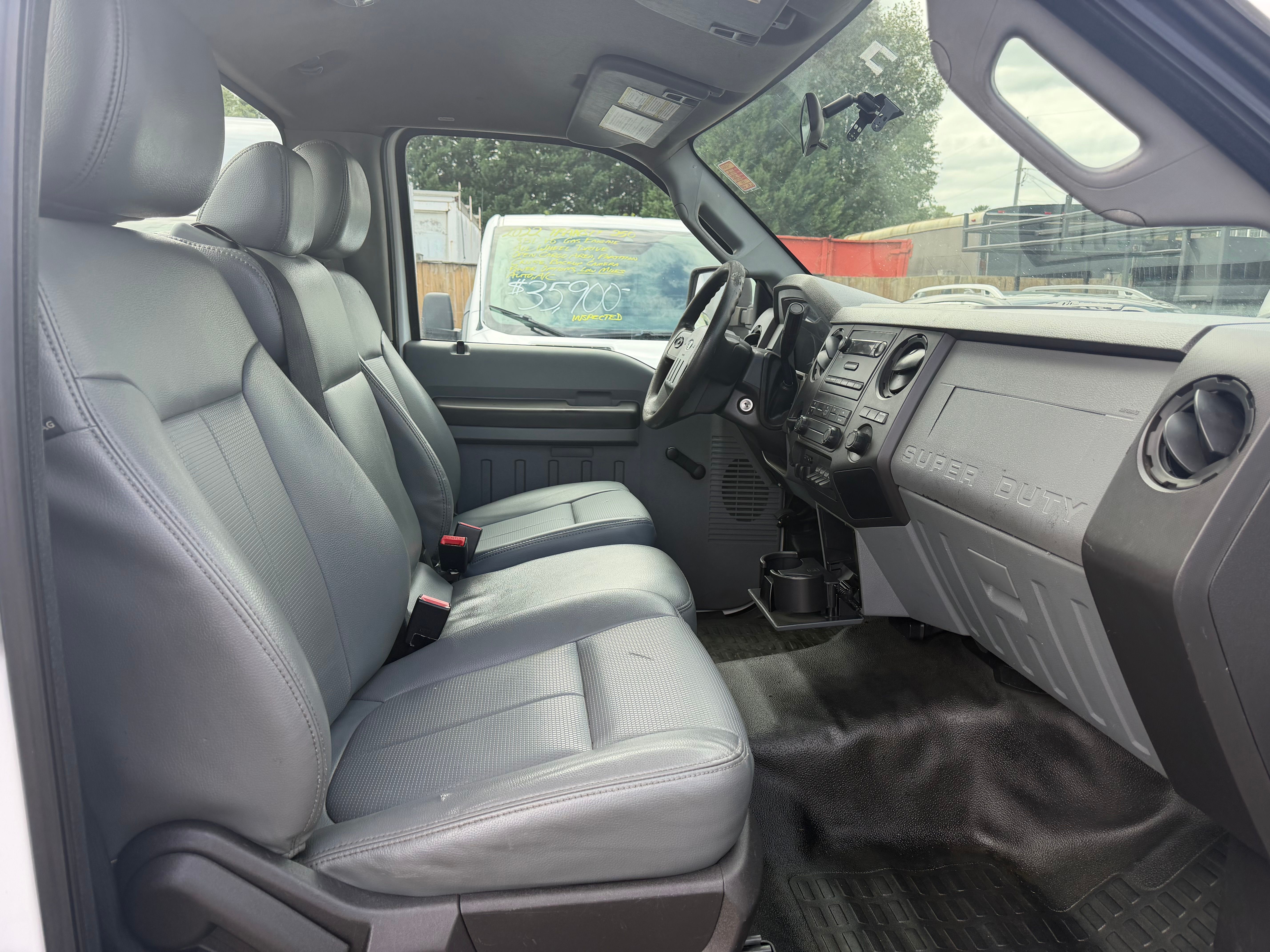 Used 2016 Ford F550 2WD Regular Cab Super Duty image 12