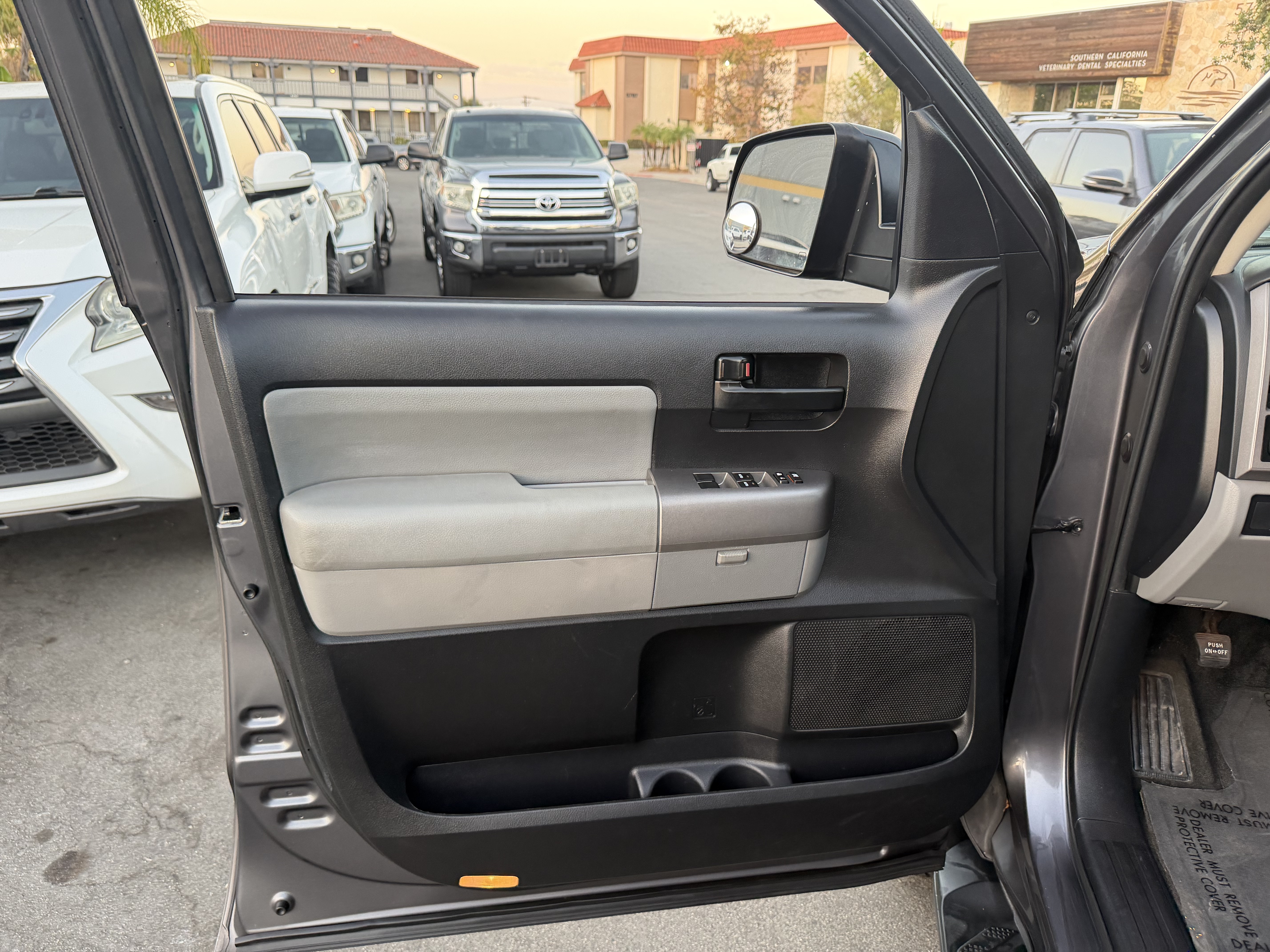 Used 2012 Toyota Sequoia 4WD image 18