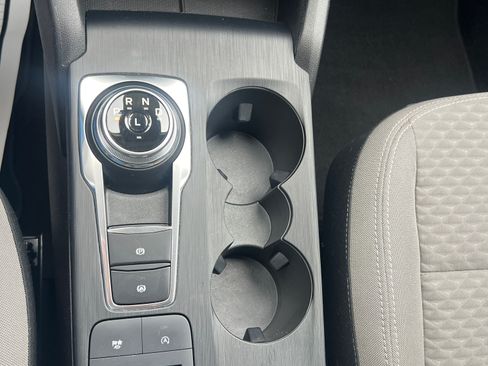 Used 2022 Ford Escape SE image 16