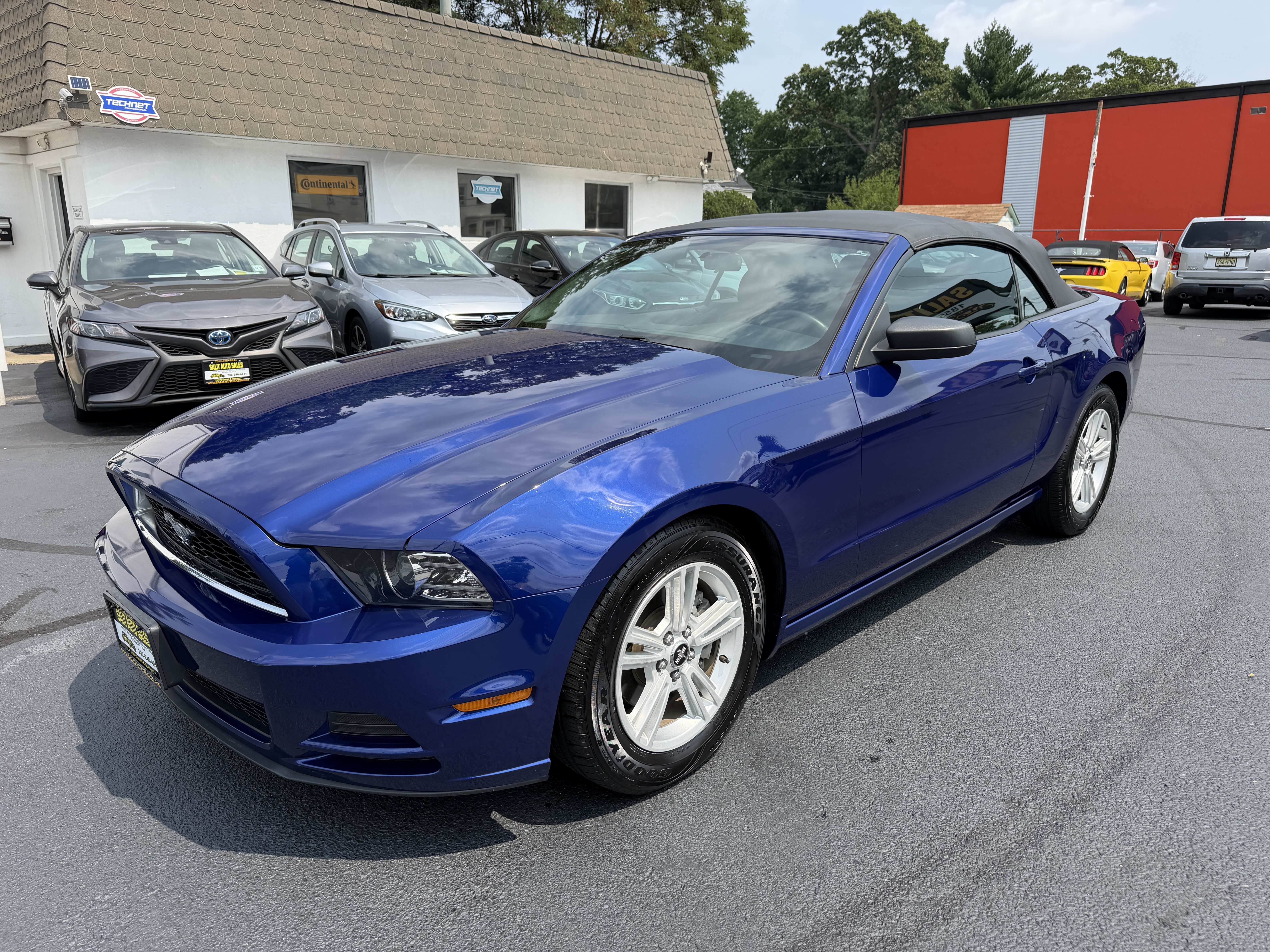 Used 2014 Ford Mustang Convertible RWD image 29