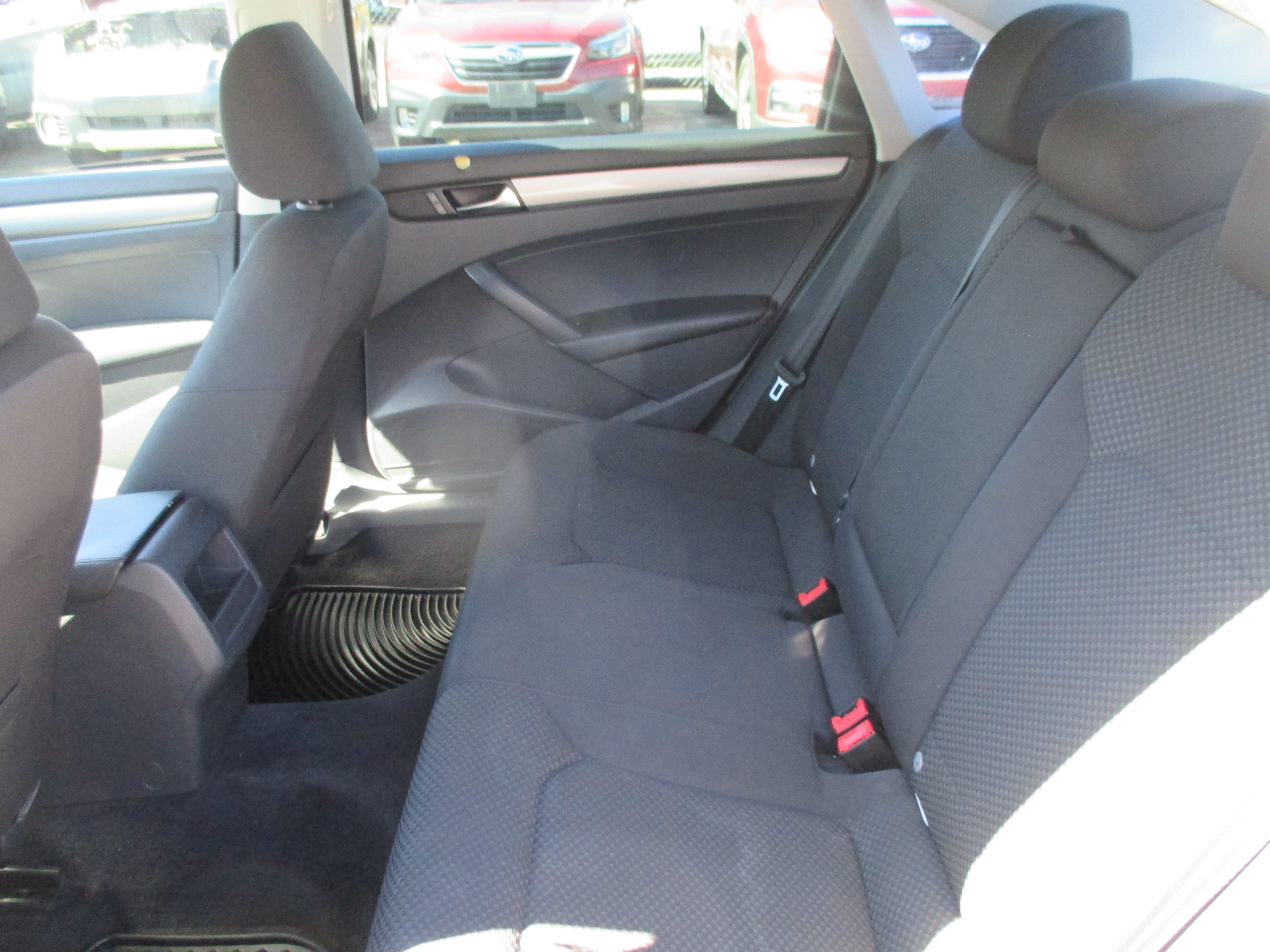 Used 2013 Volkswagen Passat 2.0T SEL Premium FWD image 8