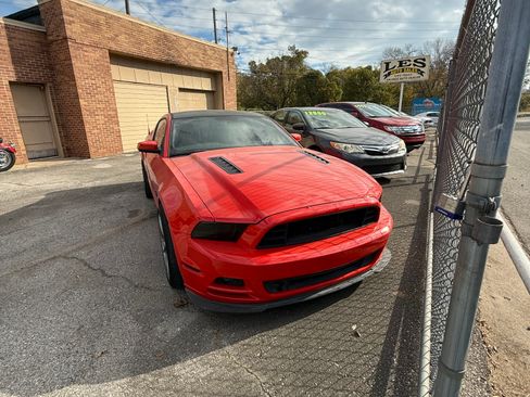 Used 2013 Ford Mustang GT image 1