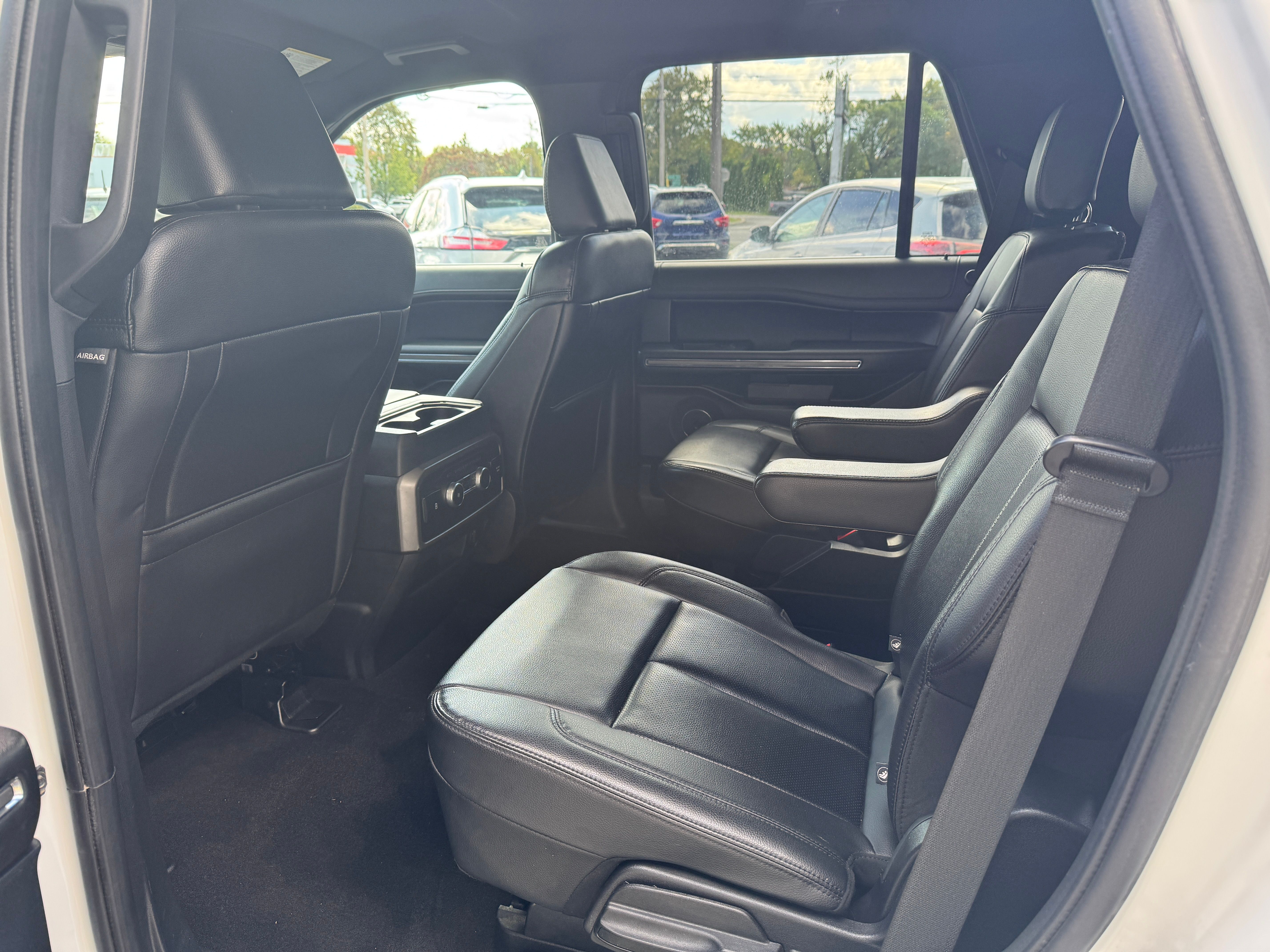 Used 2021 Ford Expedition 4WD XLT image 10