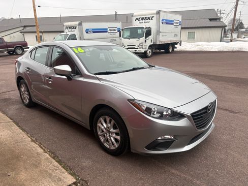 Used 2016 MAZDA MAZDA3 Sport image 3