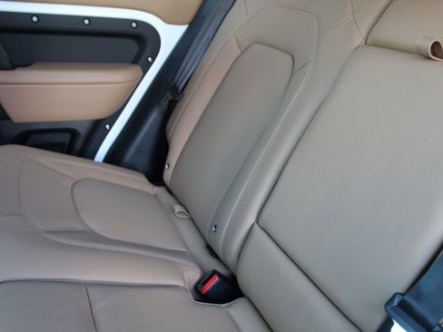 Used 2025 Land Rover Defender 110 S image 23