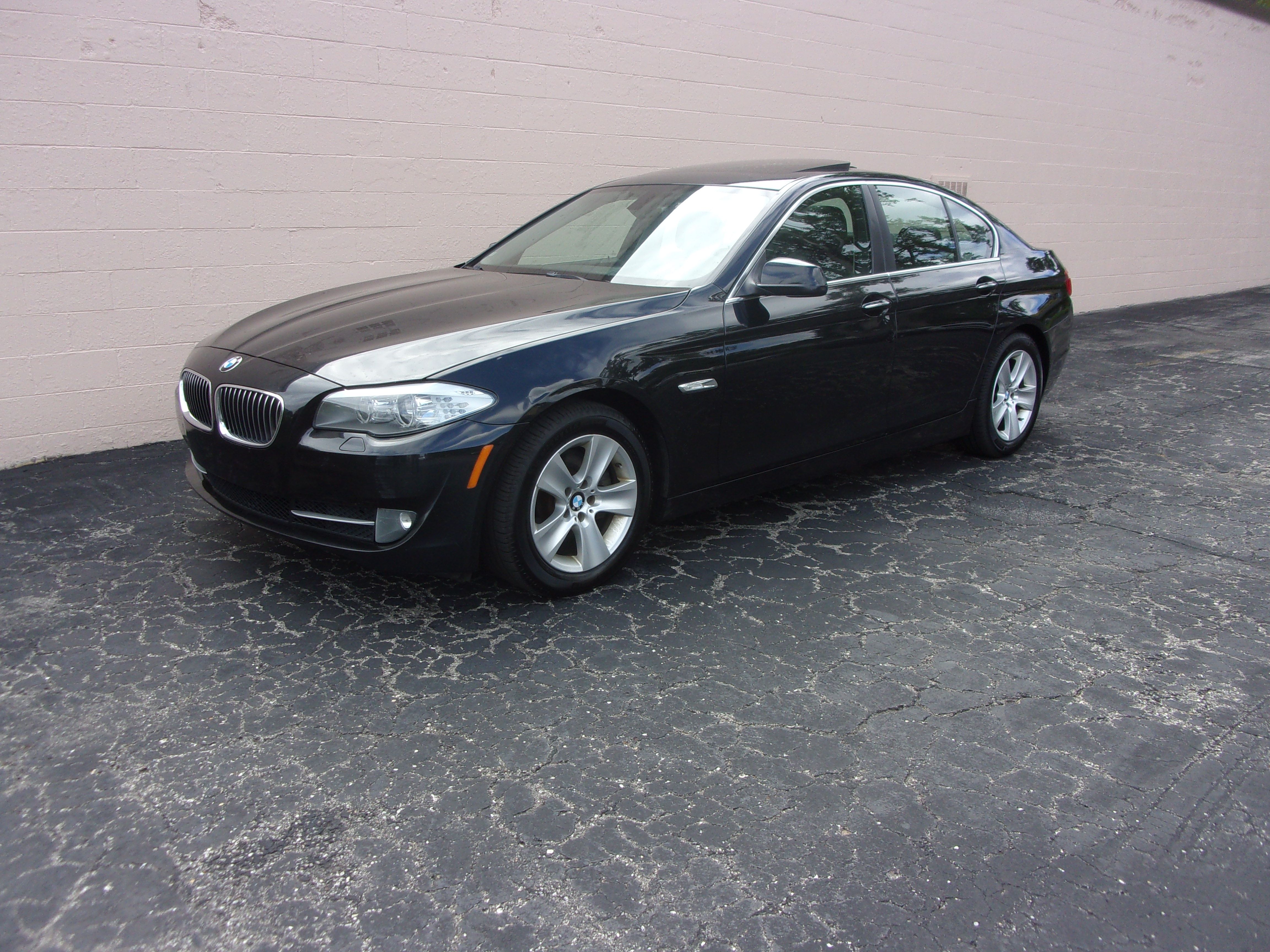 Used 2013 BMW 528i xDrive Sedan AWD/4WD image 1