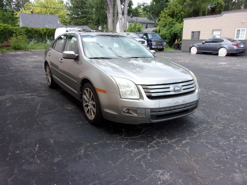 Used 2009 Ford Fusion SE image 3