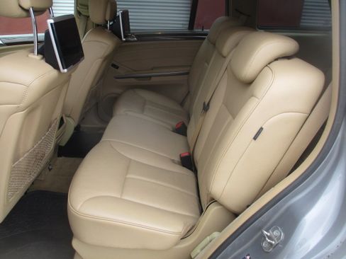 Used 2010 Mercedes-Benz GL 450 image 11