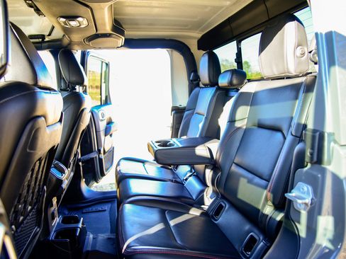 Used 2020 Jeep Gladiator Rubicon image 12