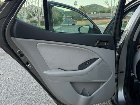 Used 2012 Kia Optima LX image 23