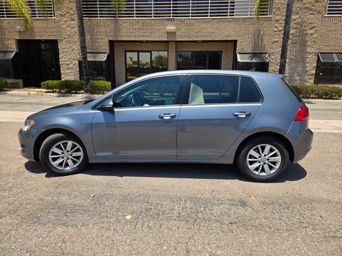 Used 2016 Volkswagen Golf image 8