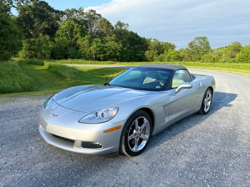 Used 2008 Chevrolet Corvette Convertible RWD image 17