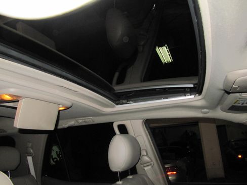 Used 2005 Toyota Sequoia 4WD Limited image 25