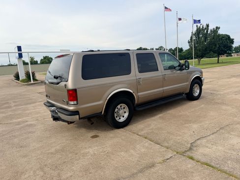 Used 2000 Ford Excursion 2WD XLT image 5