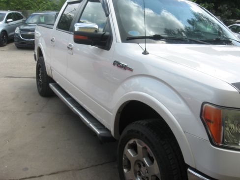 Used 2010 Ford F150 4x4 SuperCrew image 3