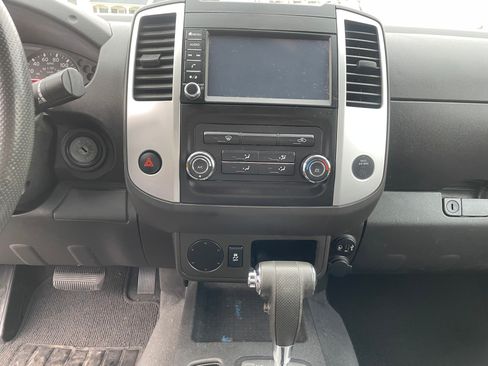 Used 2019 Nissan Frontier image 15