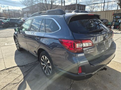 Used 2017 Subaru Outback 2.5i Limited image 4