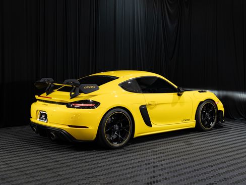 Used 2023 Porsche 718 Cayman GT4 RS RWD image 7