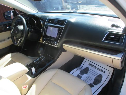 Used 2018 Subaru Outback 2.5i Limited image 4